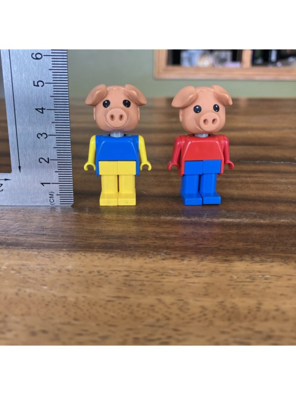 Rare Vintage LEGO Fabuland Pig Minifigure Set 0f 2 Collectible - Picture 5 of 8